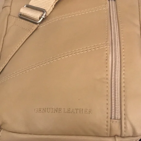 Buxton NWOT Crossbody Bag - Picture 4 of 8